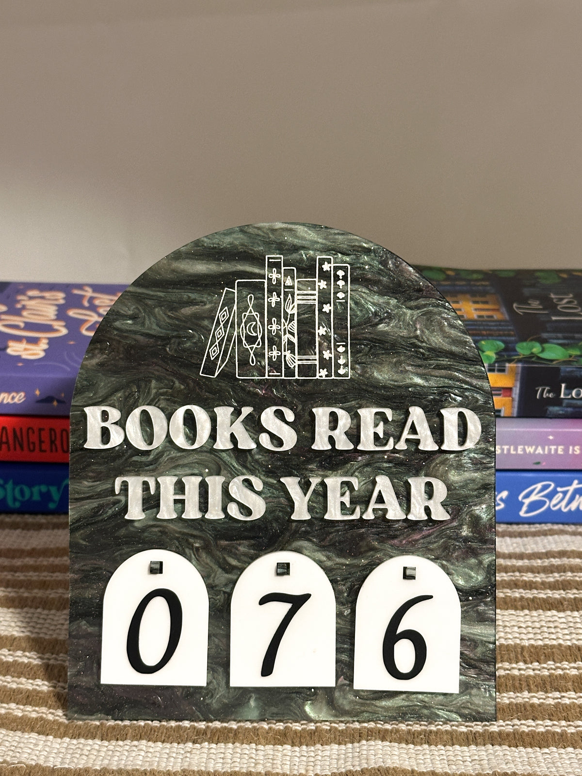 Book Tracker *midnight bookstack*